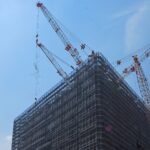 建設中のビル