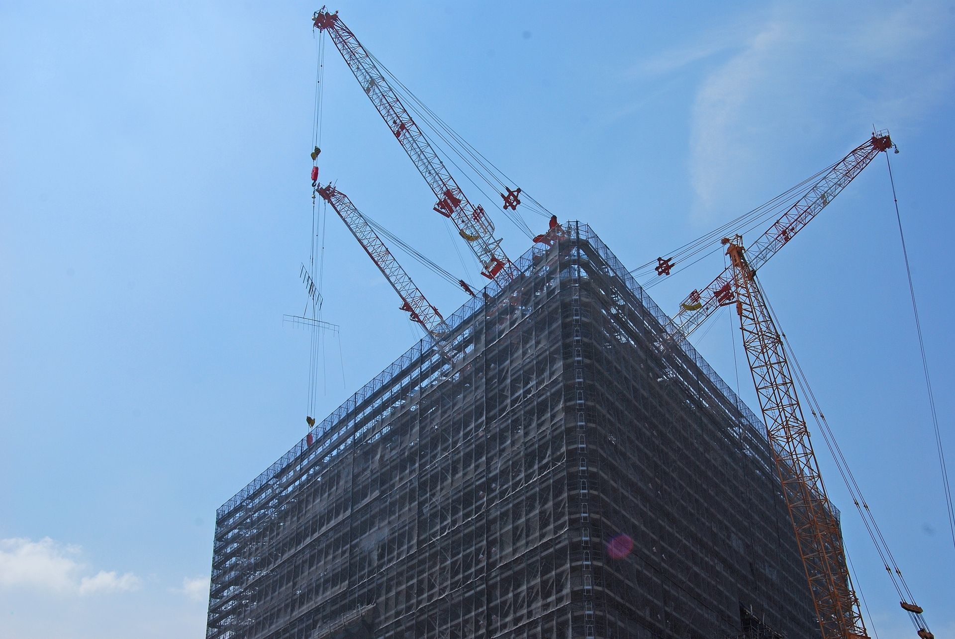 建設中のビル